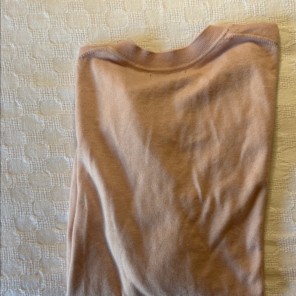 Quince Lightweight Cotton Cashmere V-Neck Sweater in Sugar Stone - Picture 10 of 11
